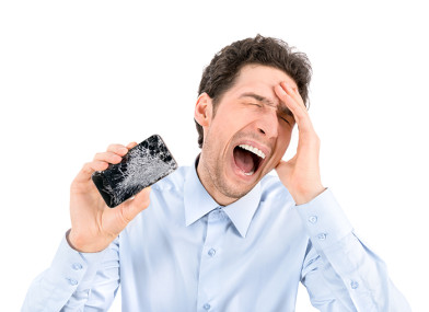 maneiras inusitadas de quebrar o celular